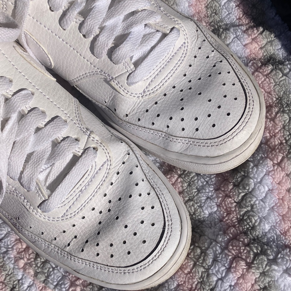 Nike White Women's Sneakers - Picture 5 of 9